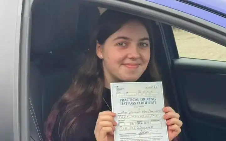 Tilly, automatic driving instructor in Worcester
